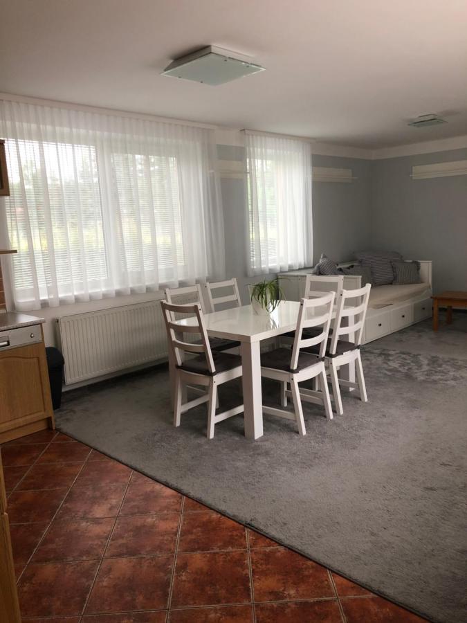 Villa Prazdninovy Dum Zavadilka à Ceske Budejovice Extérieur photo