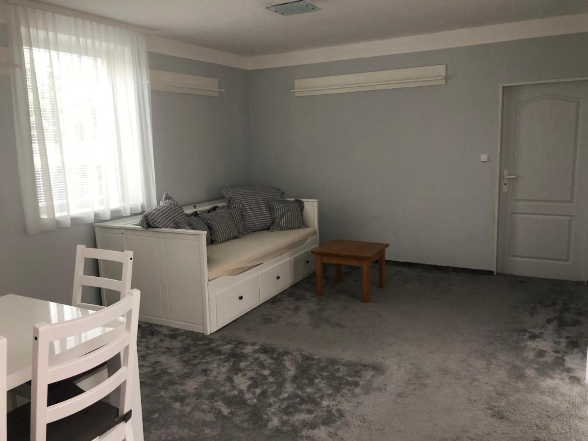 Villa Prazdninovy Dum Zavadilka à Ceske Budejovice Extérieur photo